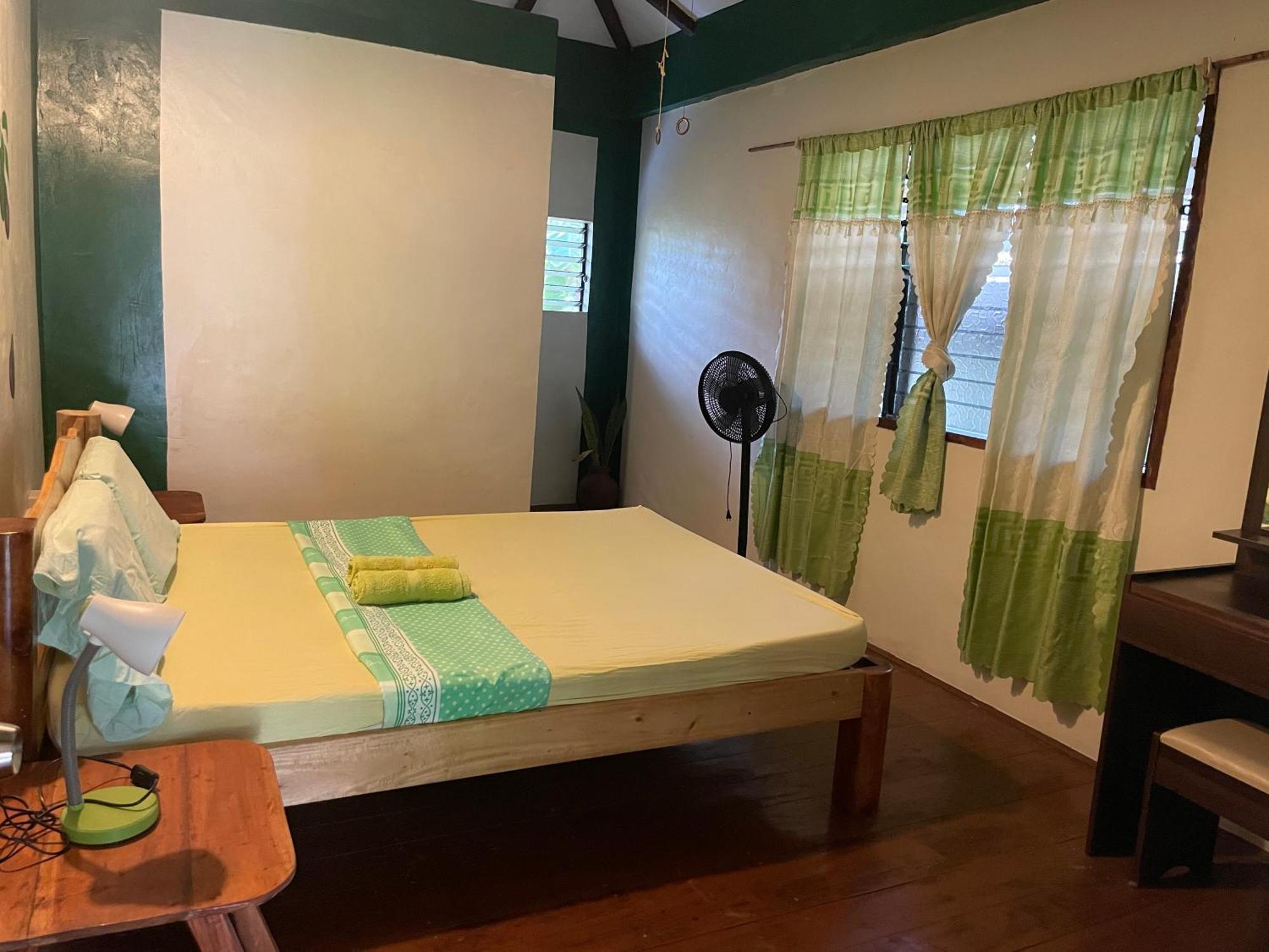 Chelle'S Guesthouse And Backpackers Siquijor Exterior photo