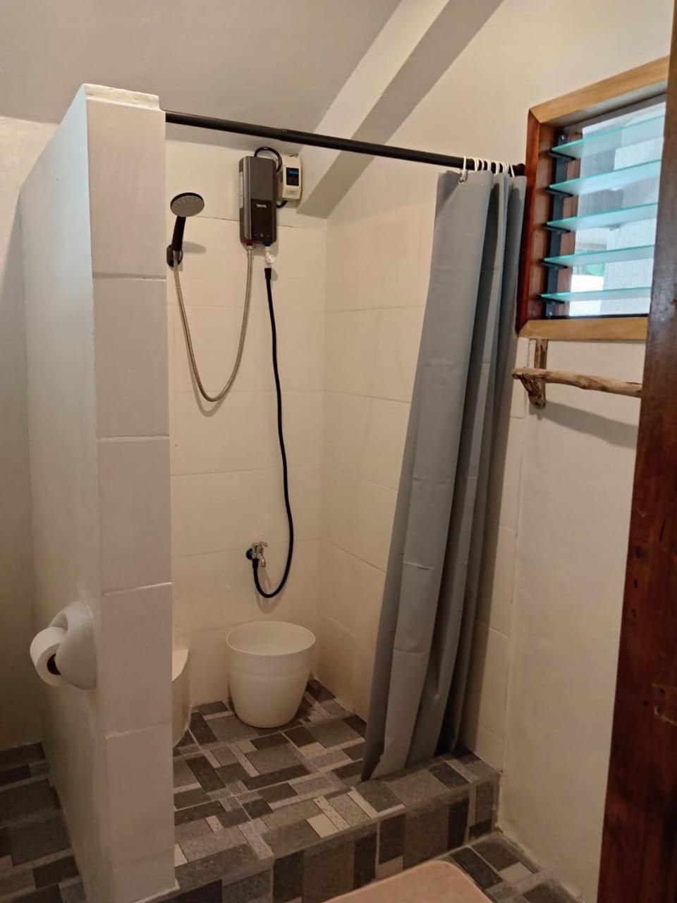 Chelle'S Guesthouse And Backpackers Siquijor Exterior photo