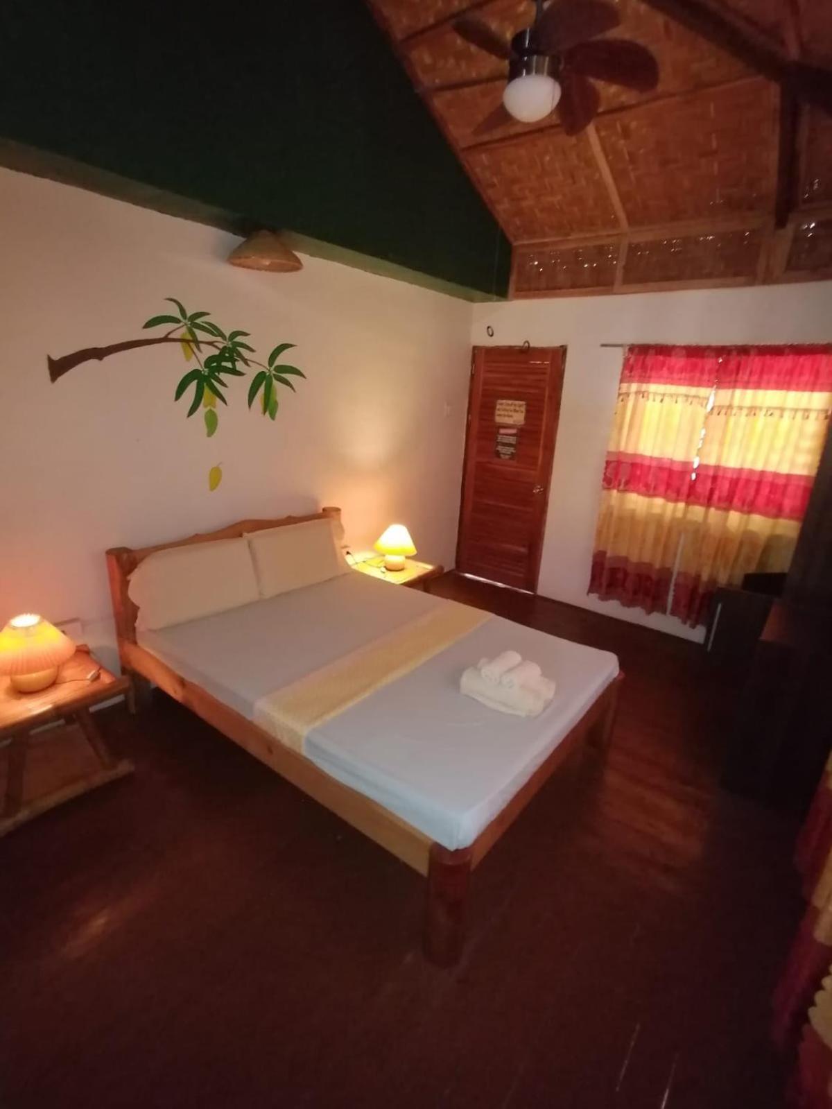 Chelle'S Guesthouse And Backpackers Siquijor Exterior photo
